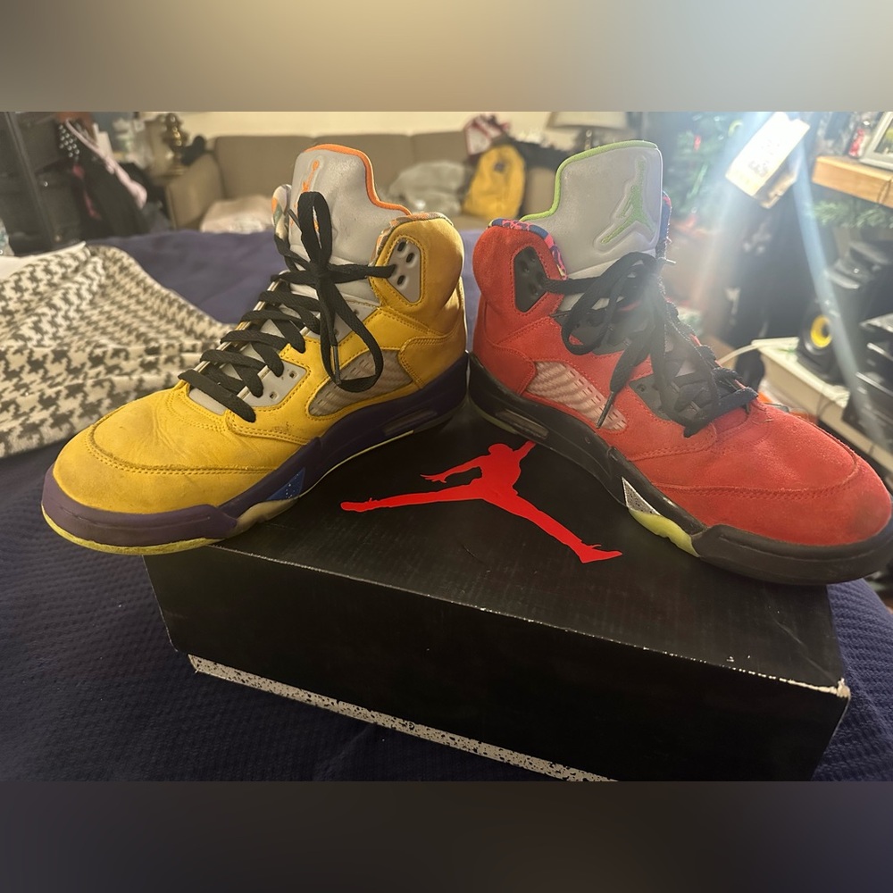 Lightly Used Pair Of Multiple Colored Jordan Snea… - image 2